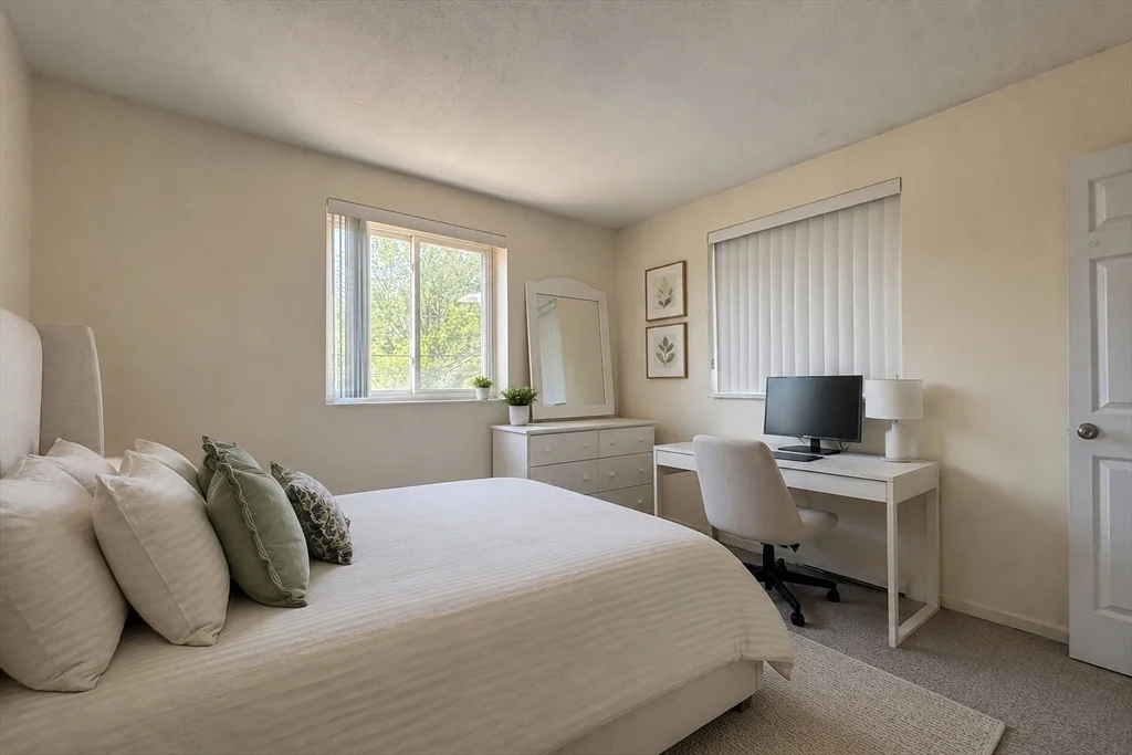 2 bed, 1 bath apartment for rent at 256 Parker Hill Ave Unit 9, Mission Hill — photo 3 of 9