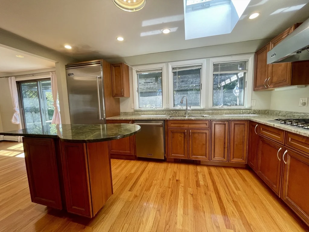 3 bed, 3 bath apartment for rent at 256 South Ave Unit 256, Weston — photo 3 of 27