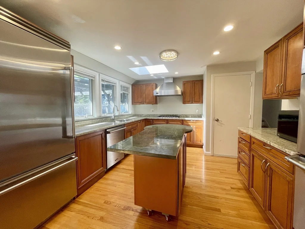 3 bed, 3 bath apartment for rent at 256 South Ave Unit 256, Weston — photo 5 of 27