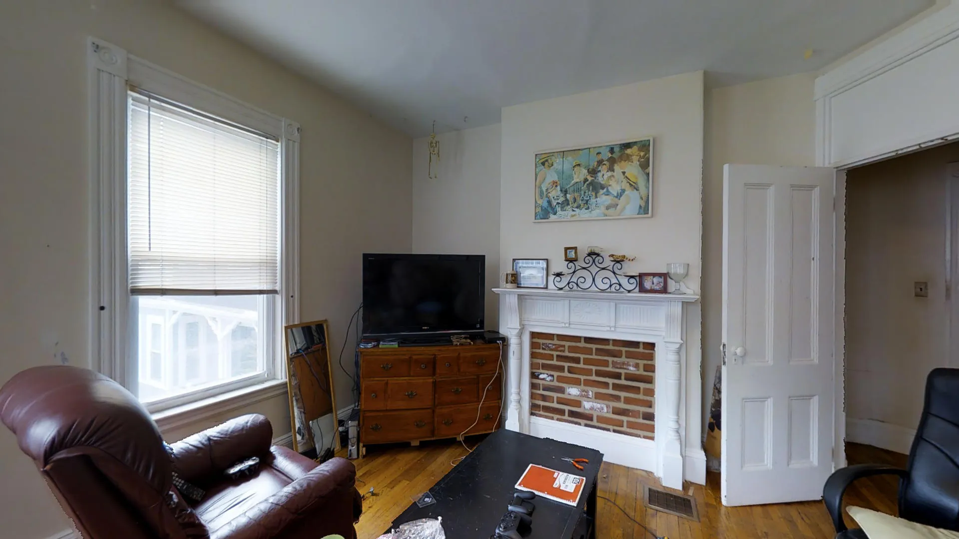 3 bed, 1 bath apartment for rent at 256 Summer St Unit 2, Spring Hill — photo 2 of 10