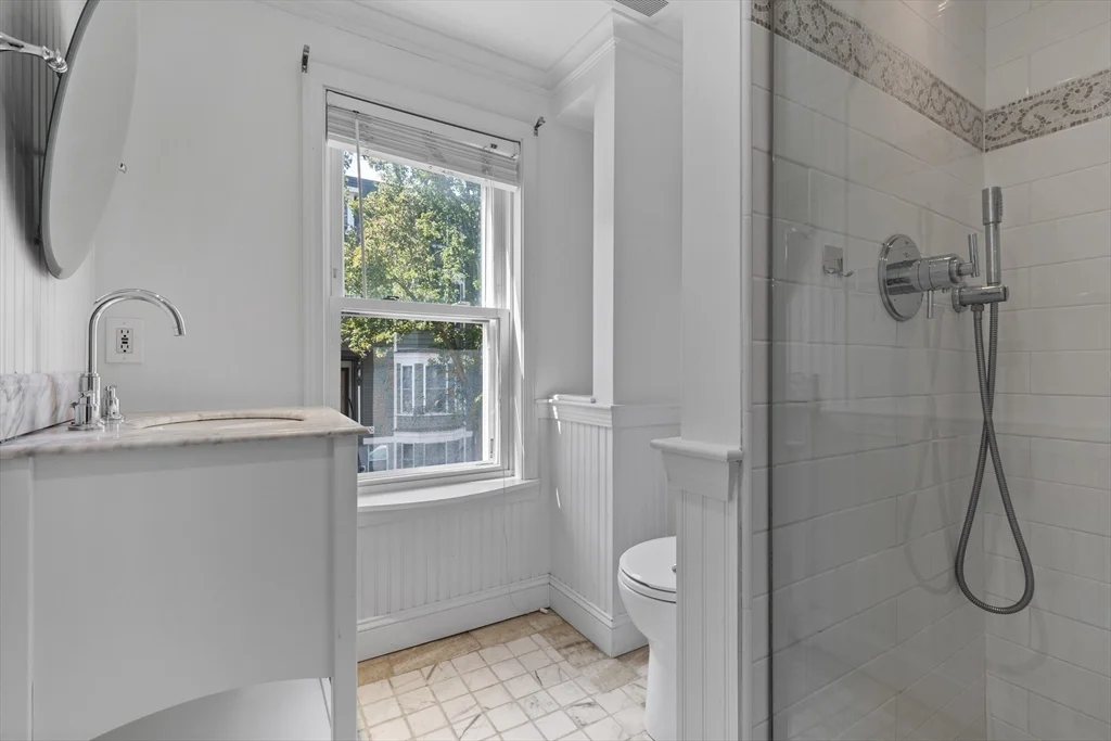 2 bed, 1 bath apartment for rent at 256 W 3rd St Unit 2, South Boston — photo 19 of 30