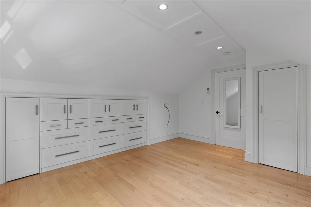 2 bed, 1 bath apartment for rent at 256 W 3rd St Unit 2, South Boston — photo 22 of 30