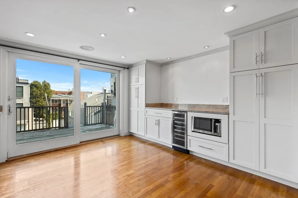 2 bed, 1 bath apartment for rent at 256 W 3rd St Unit 2, South Boston — photo 3 of 30