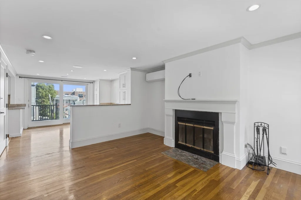 2 bed, 1 bath apartment for rent at 256 W 3rd St Unit 2, South Boston — photo 12 of 30