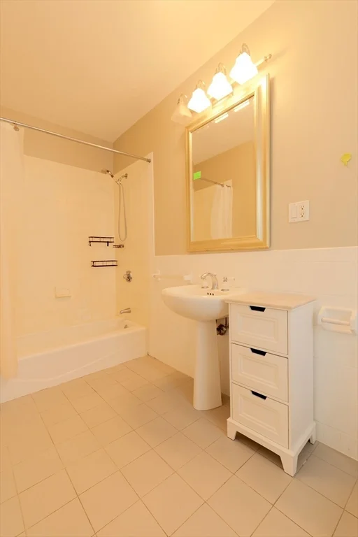 1 bed, 1 bath apartment for rent at 256 W Newton Unit 3, Back Bay — photo 22 of 25