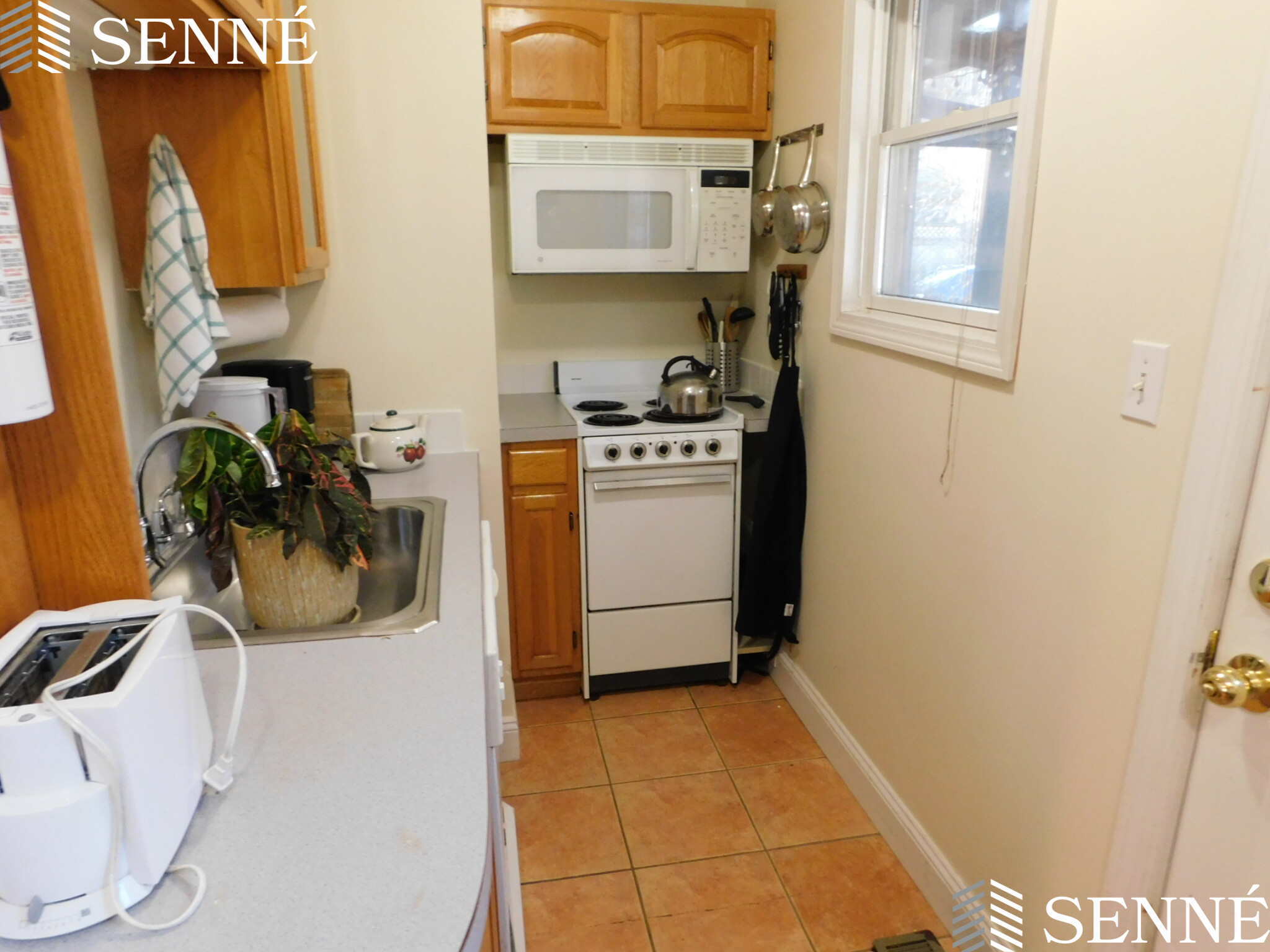 1 bed, 1 bath apartment for rent at 256 Walden St Unit A, Neighborhood Nine — photo 4 of 7