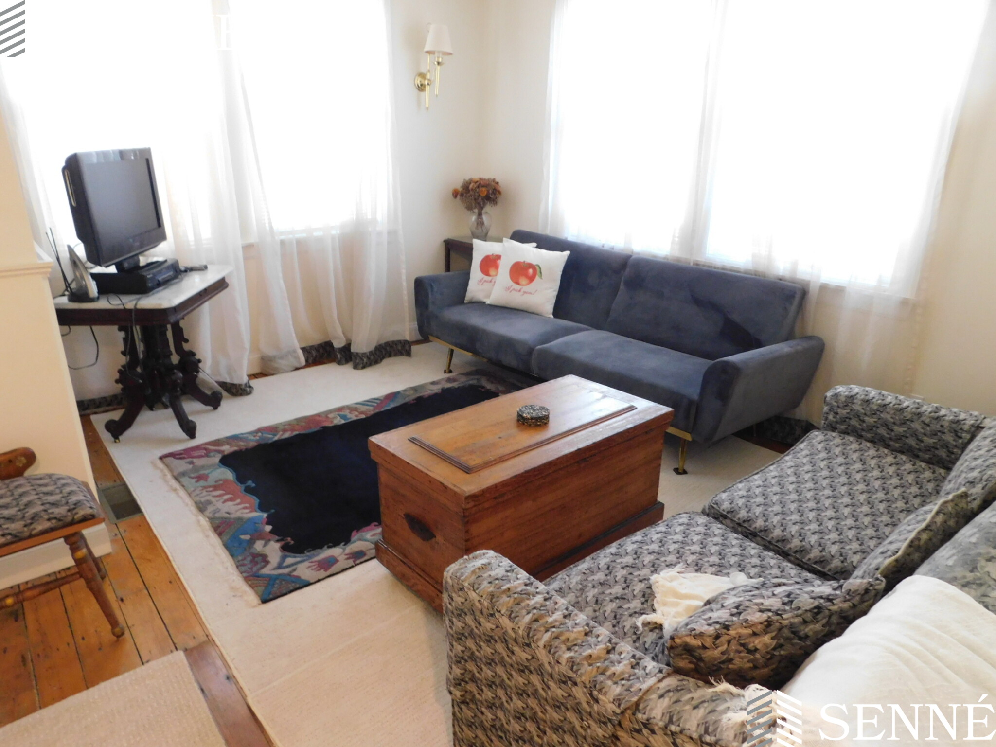 1 bed, 1 bath apartment for rent at 256 Walden St Unit A, Neighborhood Nine