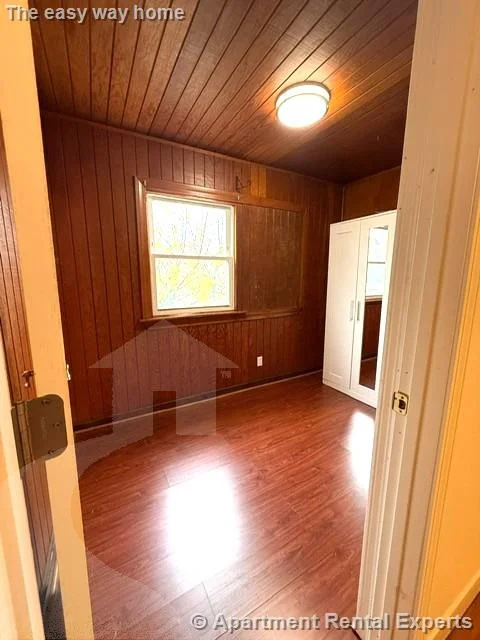 3 bed, 1 bath apartment for rent at 257 Powder House Boulevard Unit 1, Tufts — photo 7 of 17