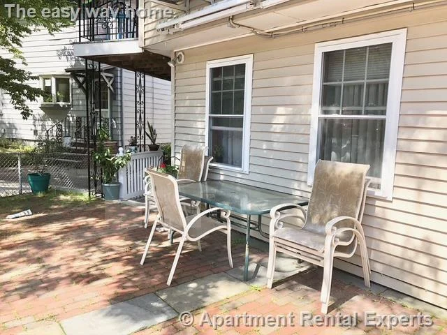 3 bed, 1 bath apartment for rent at 257 Powder House Boulevard Unit 1, Tufts — photo 14 of 17