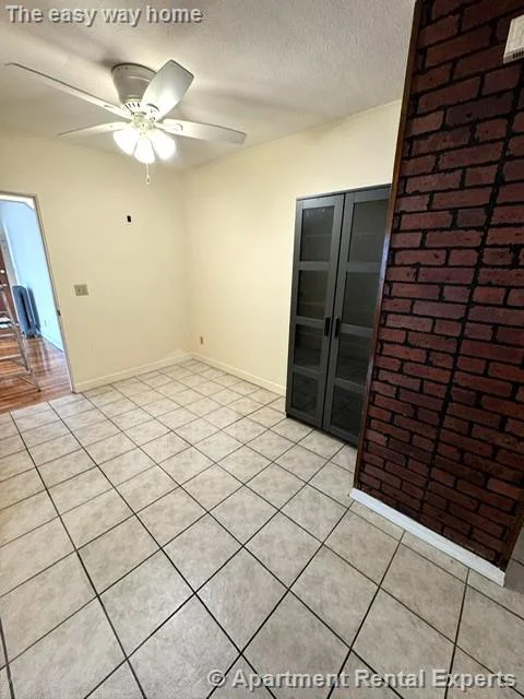 3 bed, 1 bath apartment for rent at 257 Powder House Boulevard Unit 1, Tufts — photo 12 of 17
