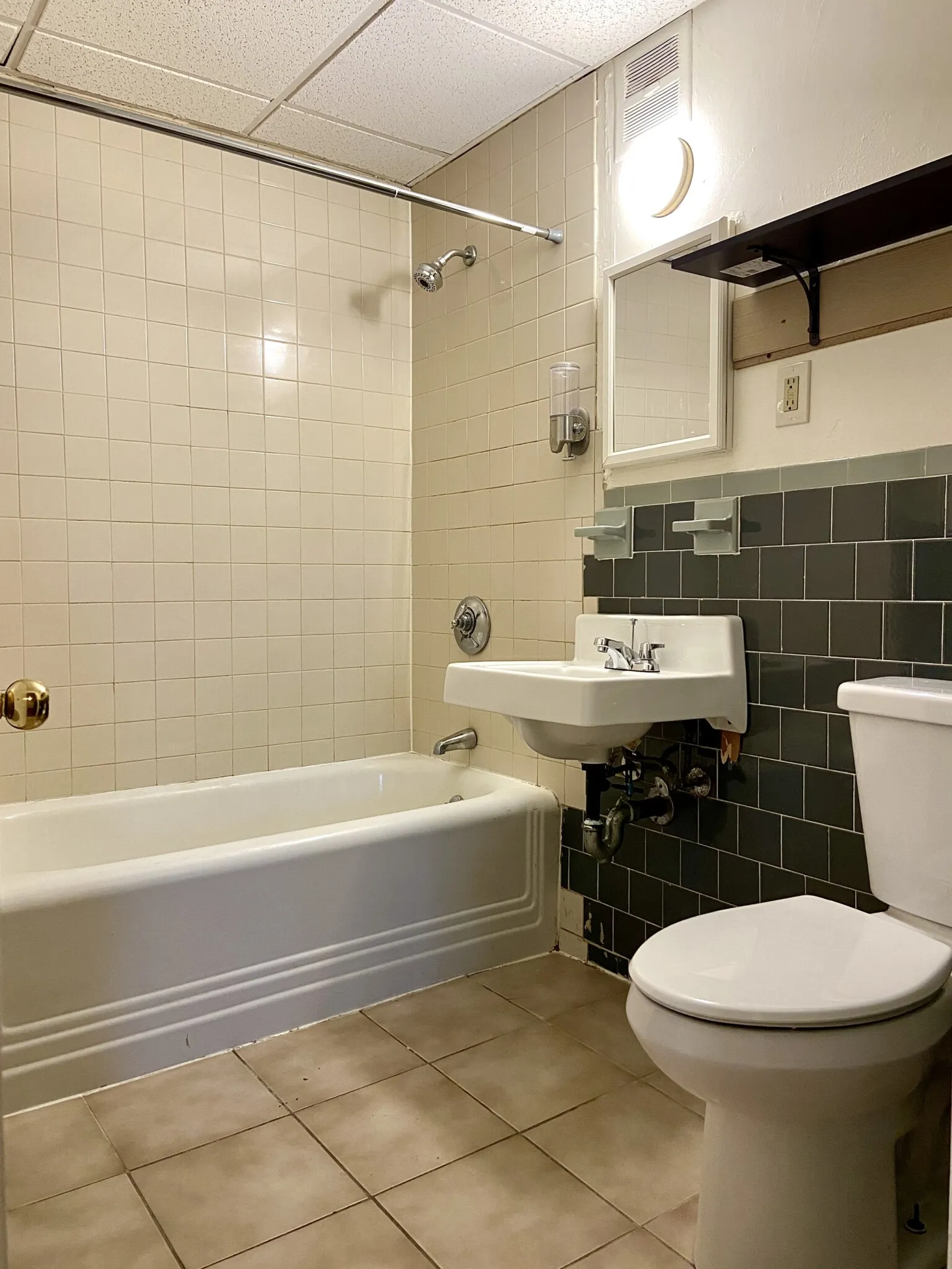 2 bed, 1 bath apartment for rent at 257 Beacon St Unit 2, Ward Two — photo 11 of 18
