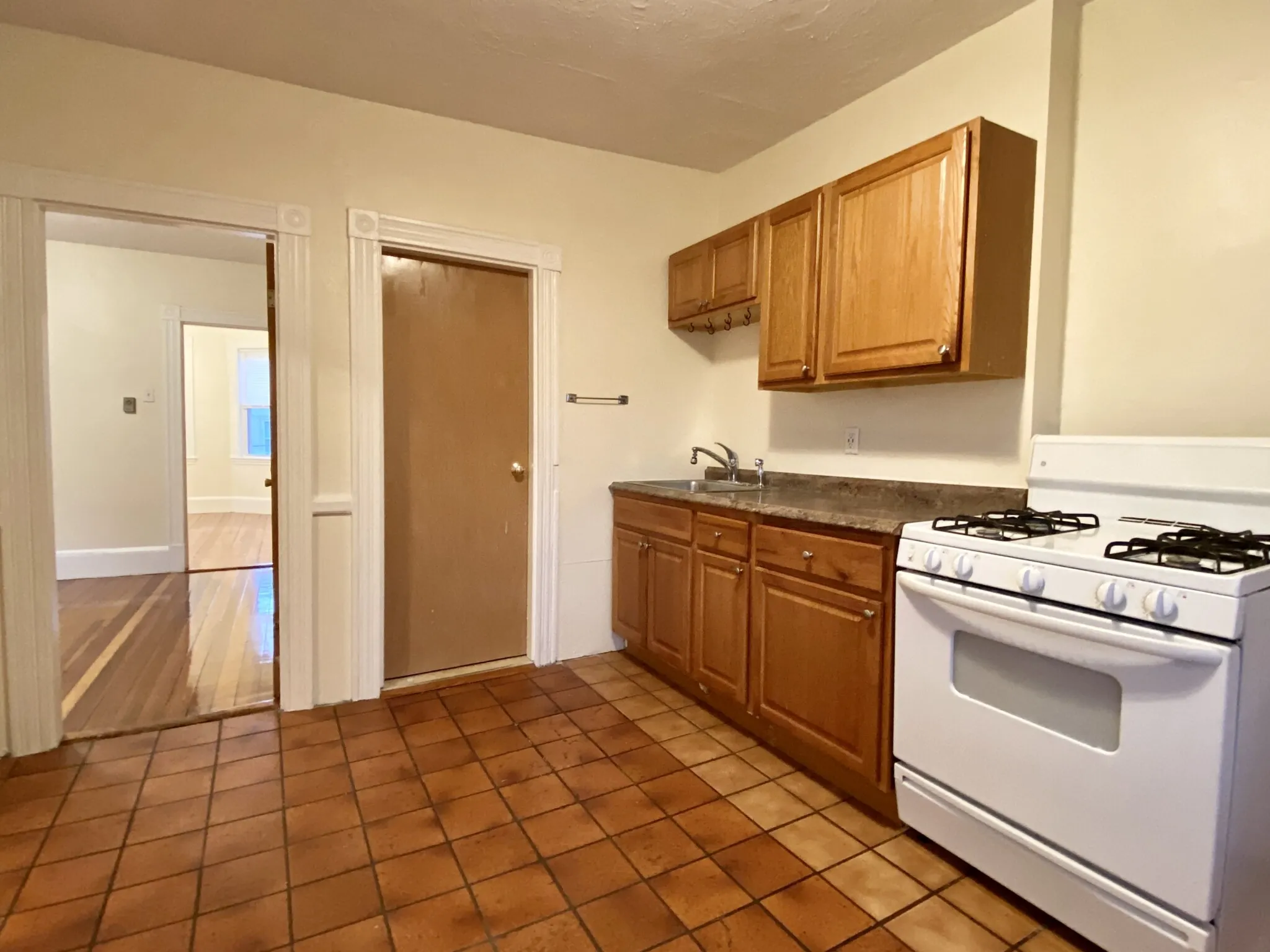 2 bed, 1 bath apartment for rent at 257 Beacon St Unit 3, Ward Two — photo 2 of 15