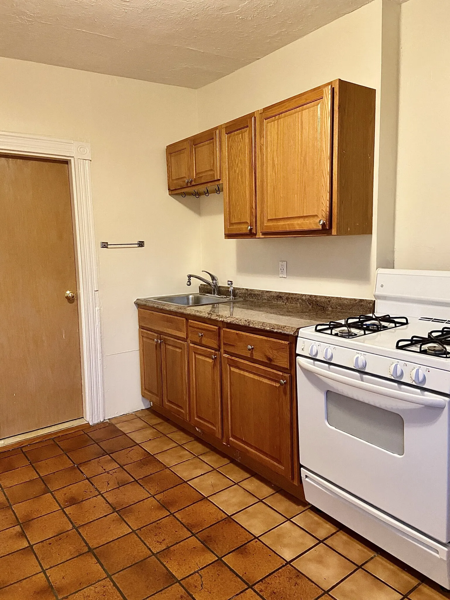 2 bed, 1 bath apartment for rent at 257 Beacon St Unit 3, Ward Two