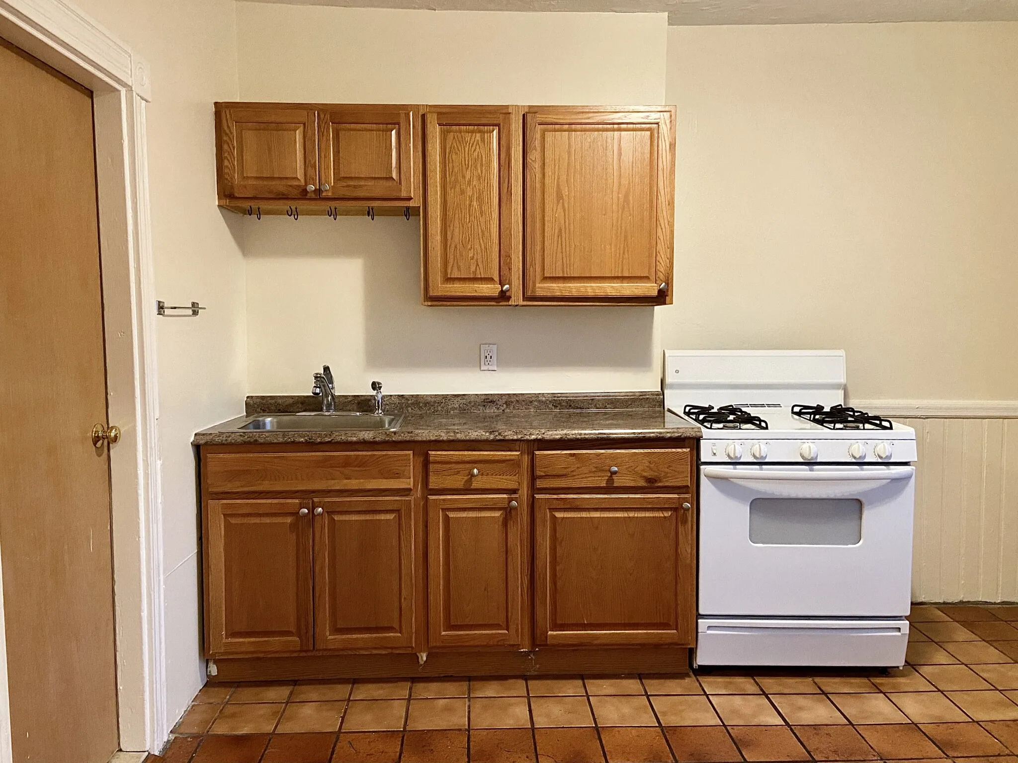 2 bed, 1 bath apartment for rent at 257 Beacon St Unit 3, Ward Two — photo 4 of 15