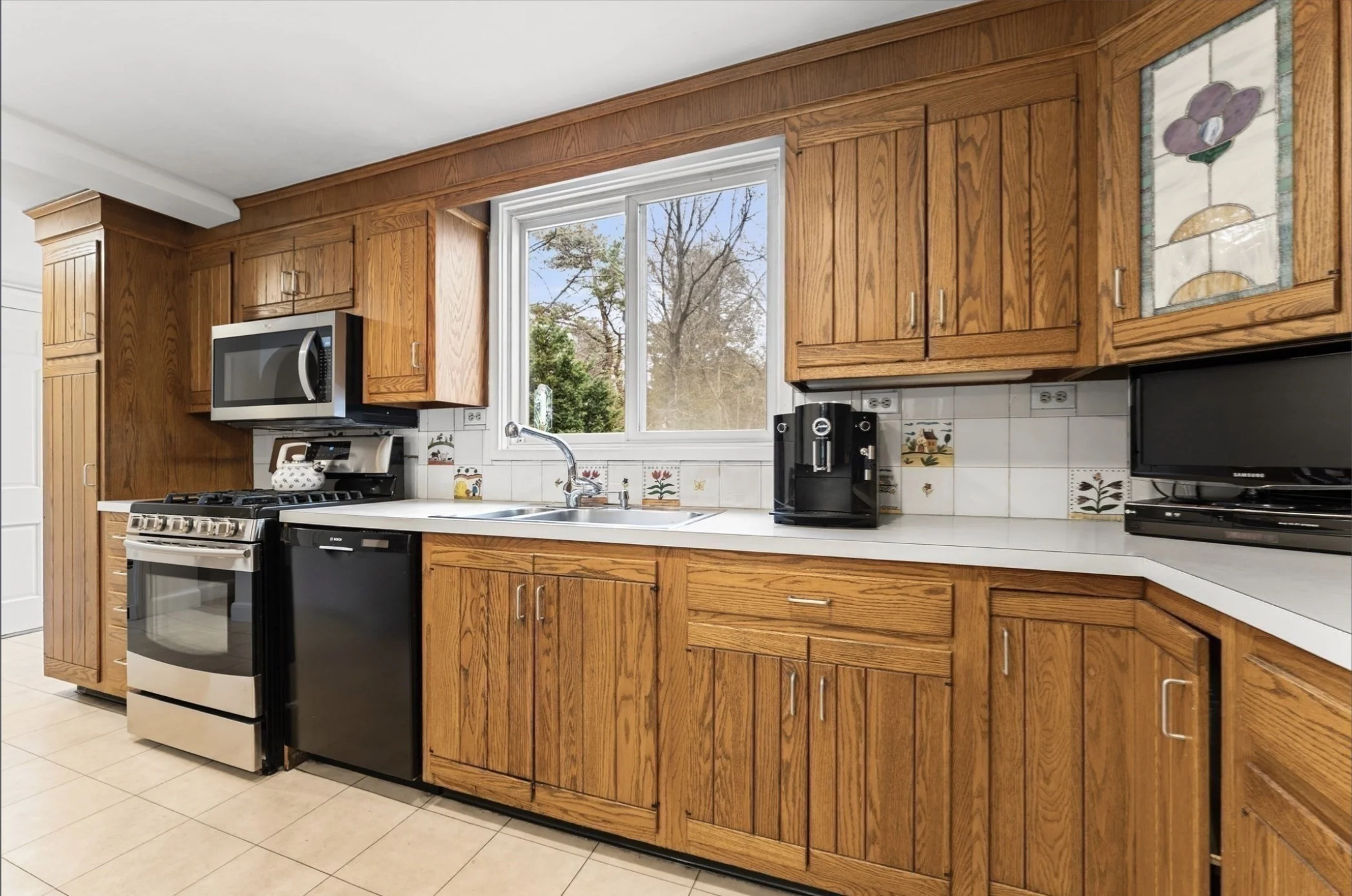 5 bed, 2 bath apartment for rent at 257 Dedham Unit na, Oak Hill — photo 14 of 25