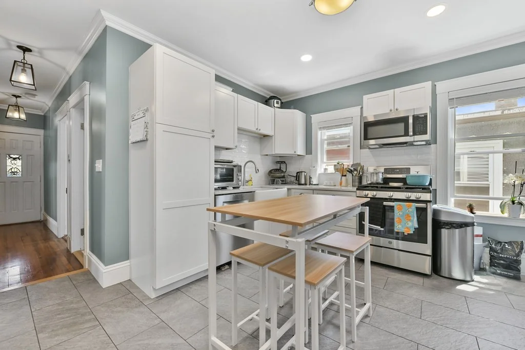 3 bed, 1 bath apartment for rent at 257 E Cottage Unit 3, Dorchester — photo 2 of 13