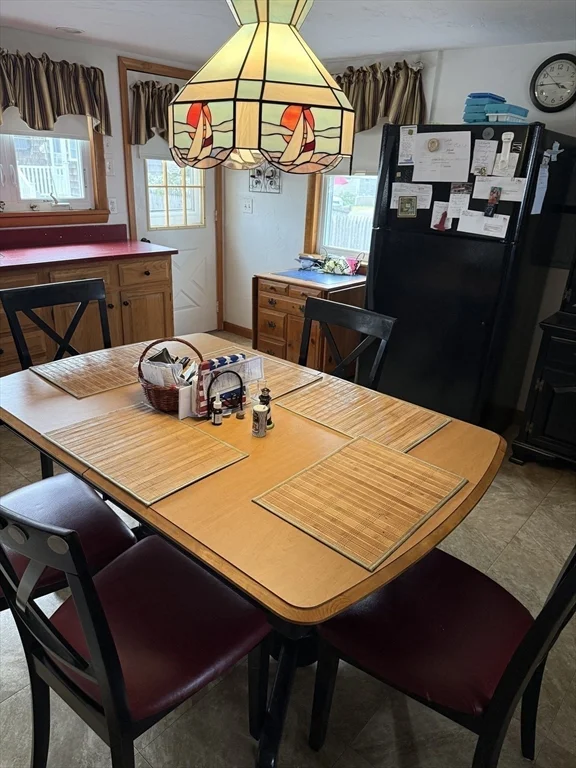 3 bed, 1 bath apartment for rent at 257 Foster Ave Unit WINTER, Marshfield — photo 4 of 15