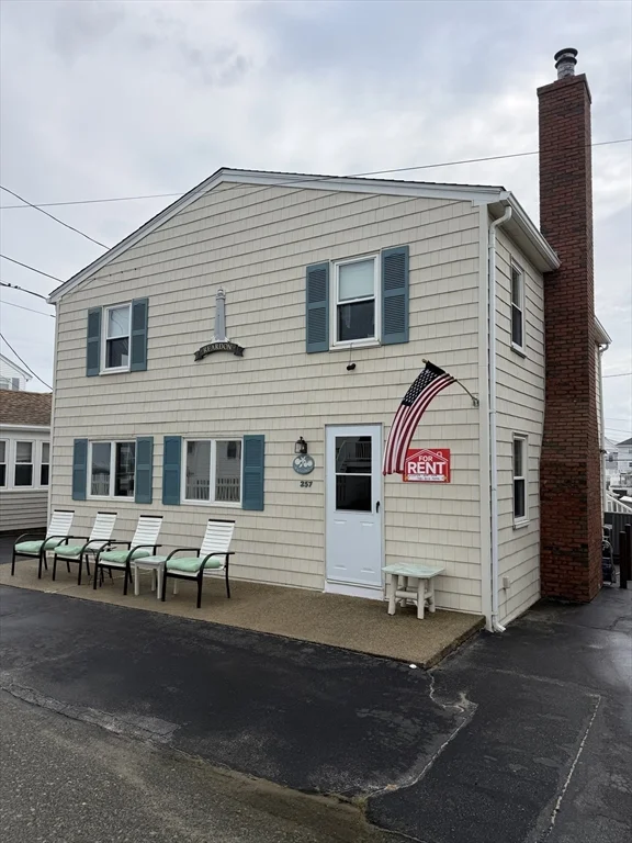 3 bed, 1 bath apartment for rent at 257 Foster Ave Unit WINTER, Marshfield