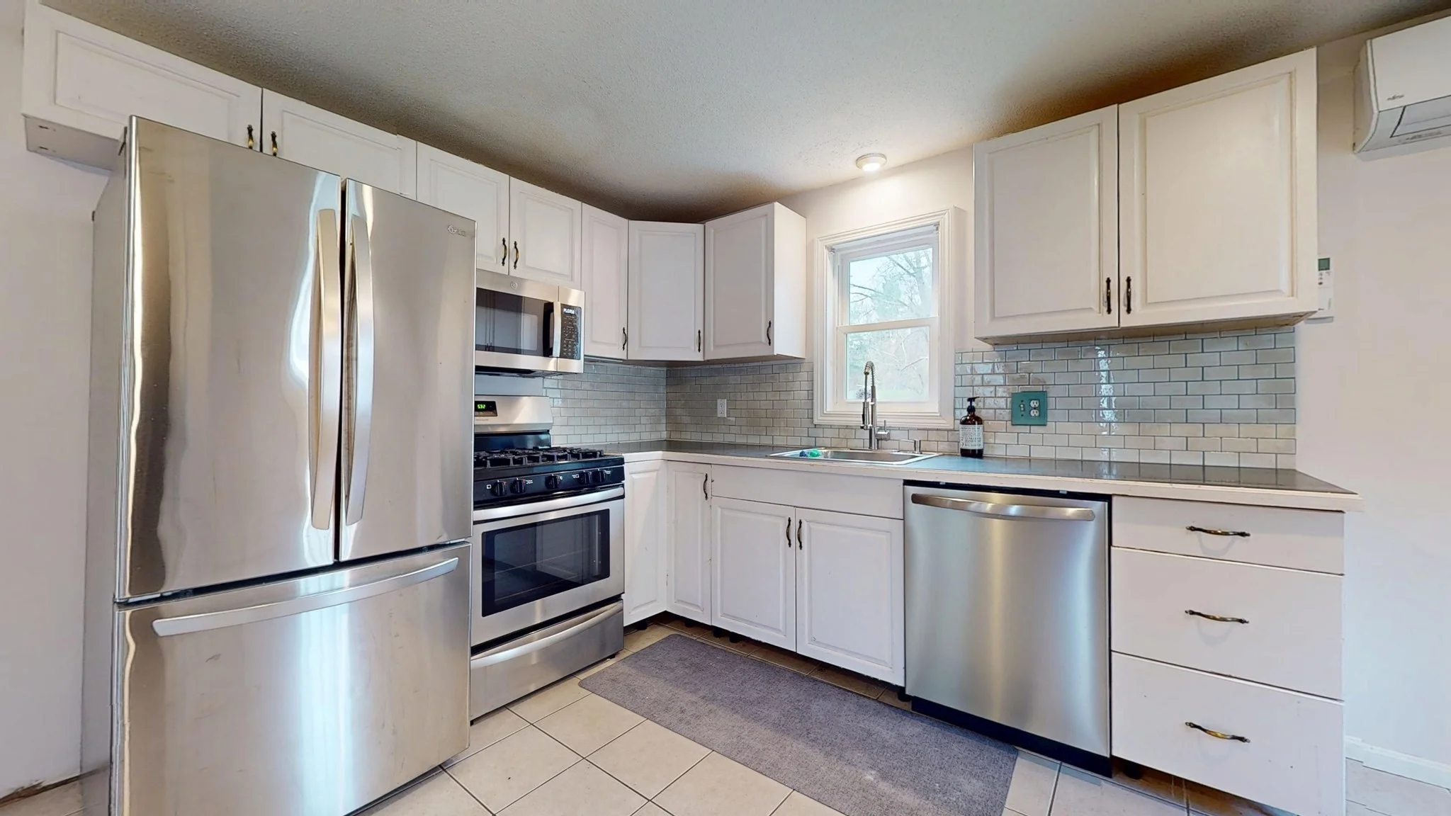 4 bed, 1 bath apartment for rent at 257 Hudson, Northborough — photo 14 of 19