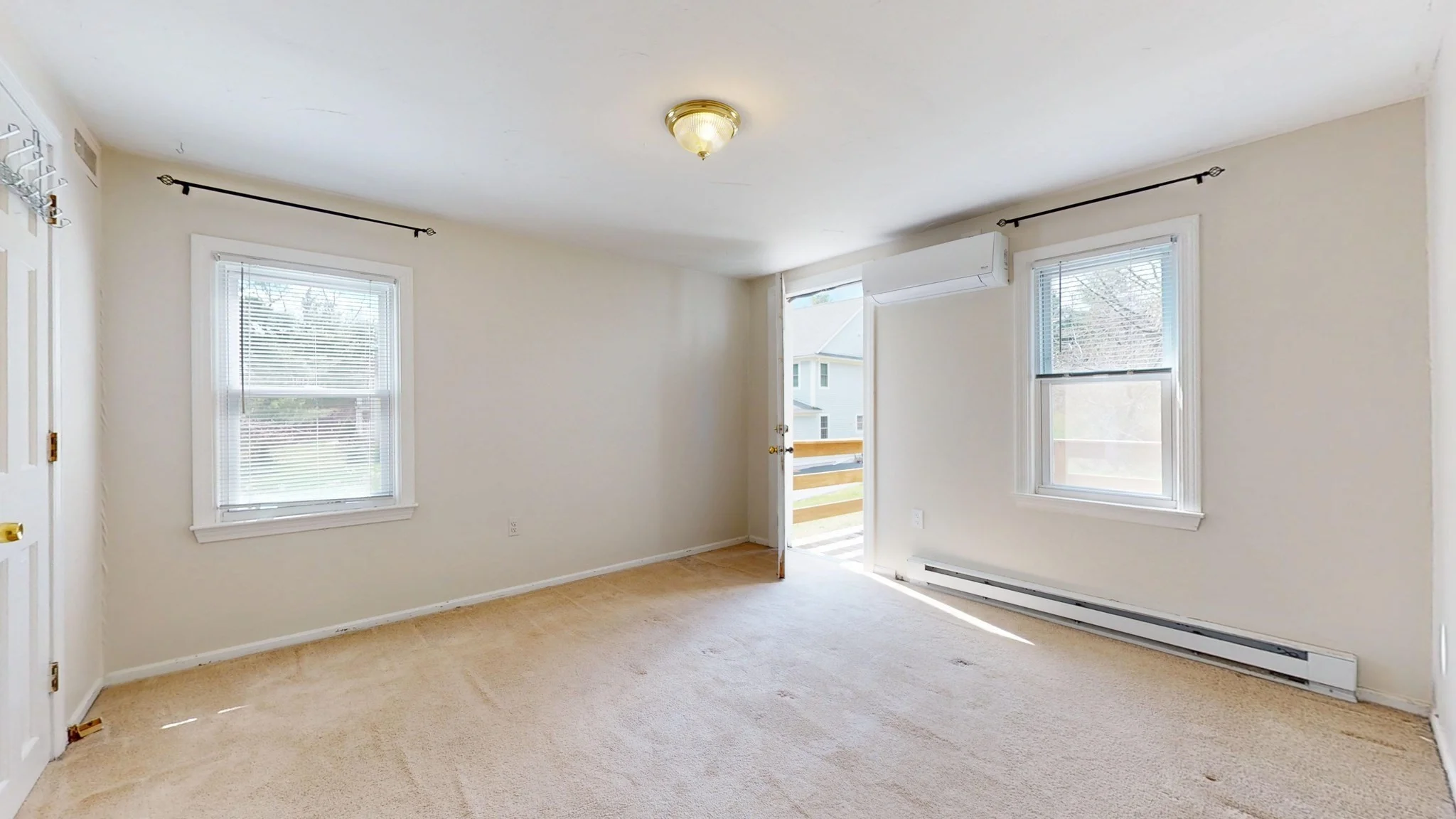 4 bed, 1 bath apartment for rent at 257 Hudson, Northborough — photo 2 of 19