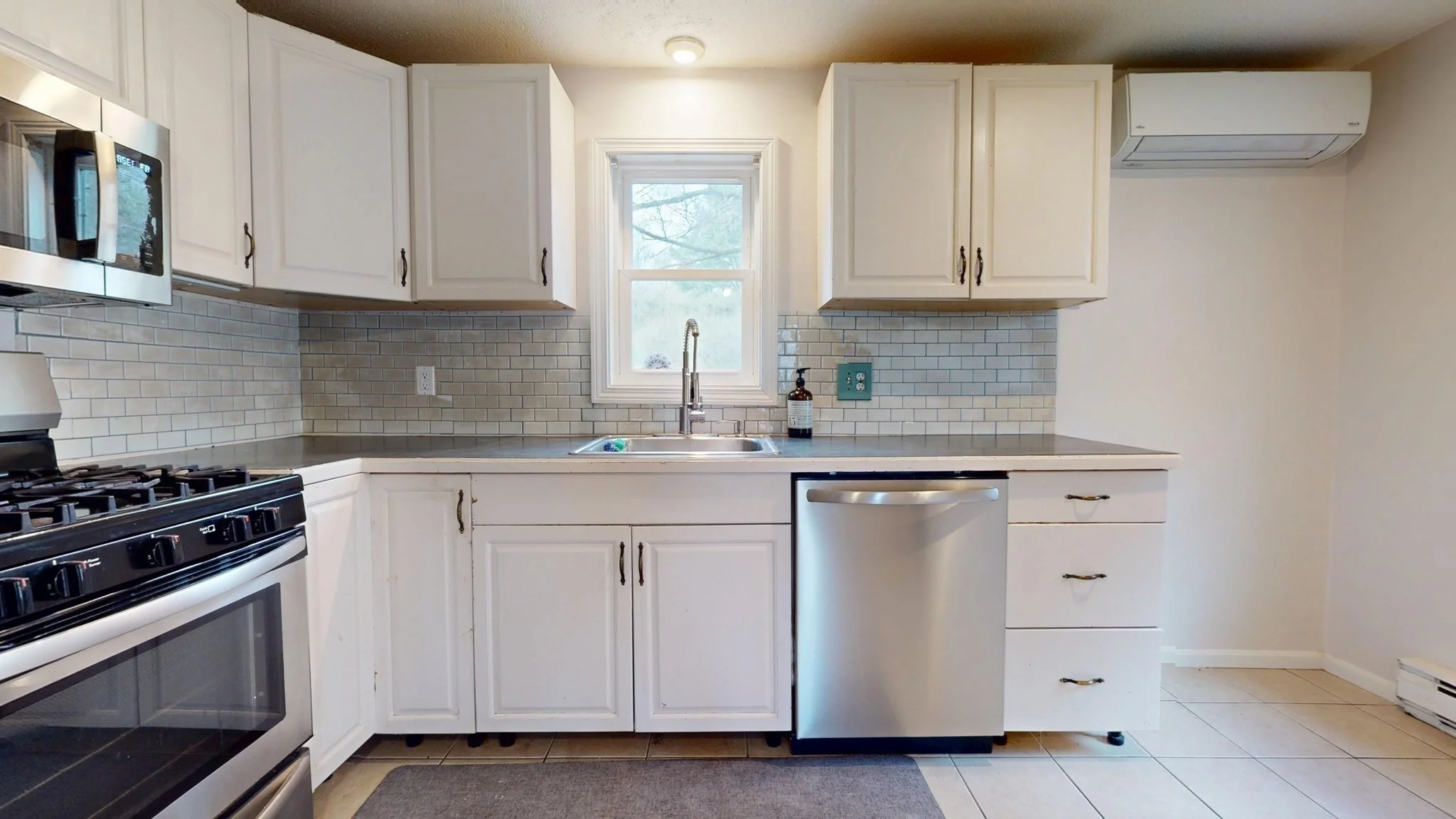 4 bed, 1 bath apartment for rent at 257 Hudson, Northborough — photo 13 of 19