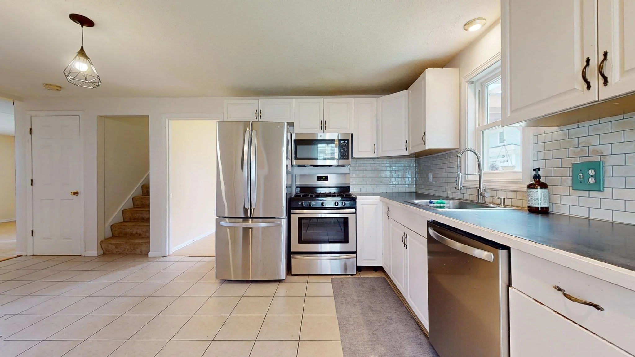 4 bed, 1 bath apartment for rent at 257 Hudson, Northborough — photo 15 of 19