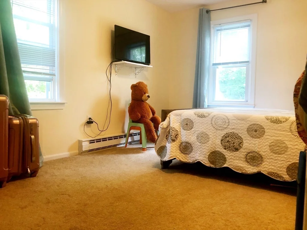 4 bed, 1 bath apartment for rent at 257 Hudson Unit --, Northborough — photo 9 of 18