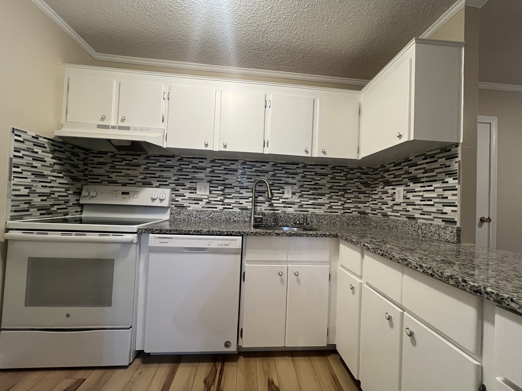 2 bed, 1 bath apartment for rent at 257 N Main Unit 1, Andover — photo 4 of 16