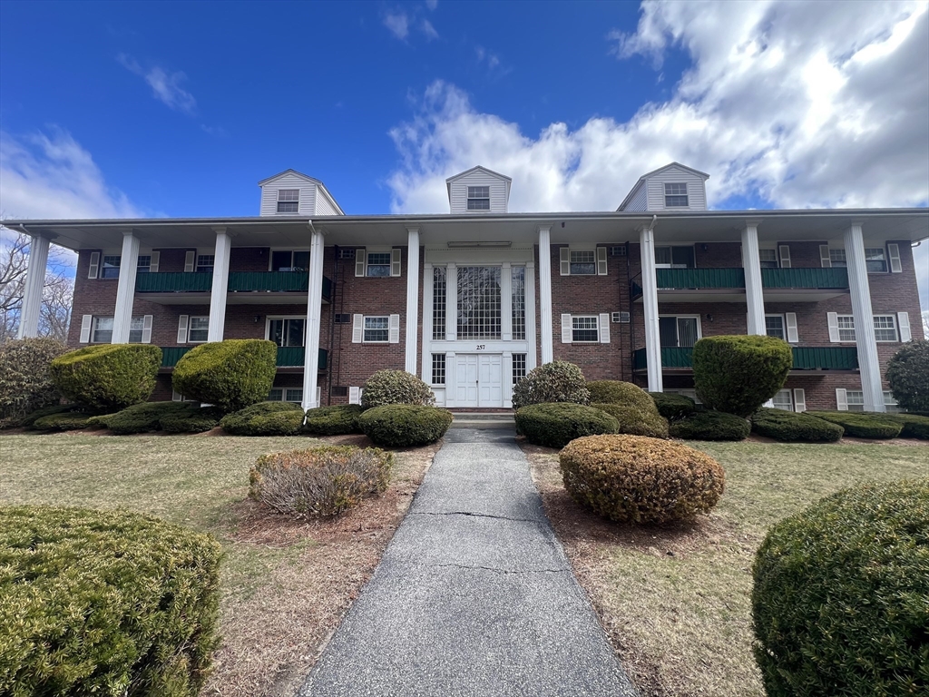2 bed, 1 bath apartment for rent at 257 N Main Unit 1, Andover — photo 1 of 16