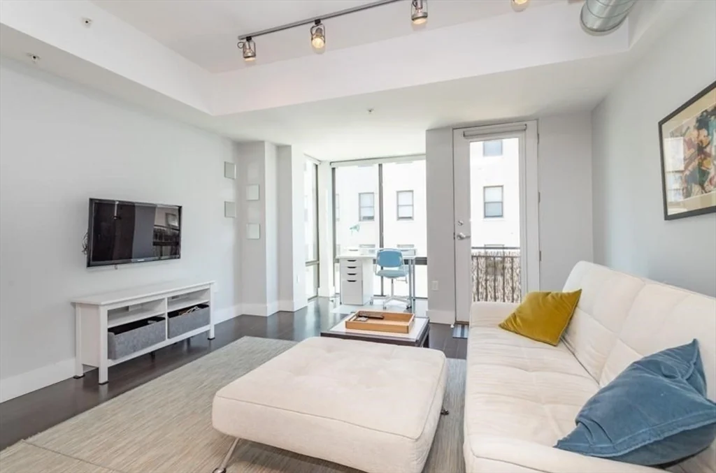 1 bed, 1 bath apartment for rent at 257 Northampton Unit 412, South End — photo 2 of 11
