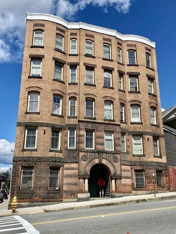 2 bed, 1 bath apartment for rent at 257 Pleasant St Unit 8, Worcester — photo 1 of 17
