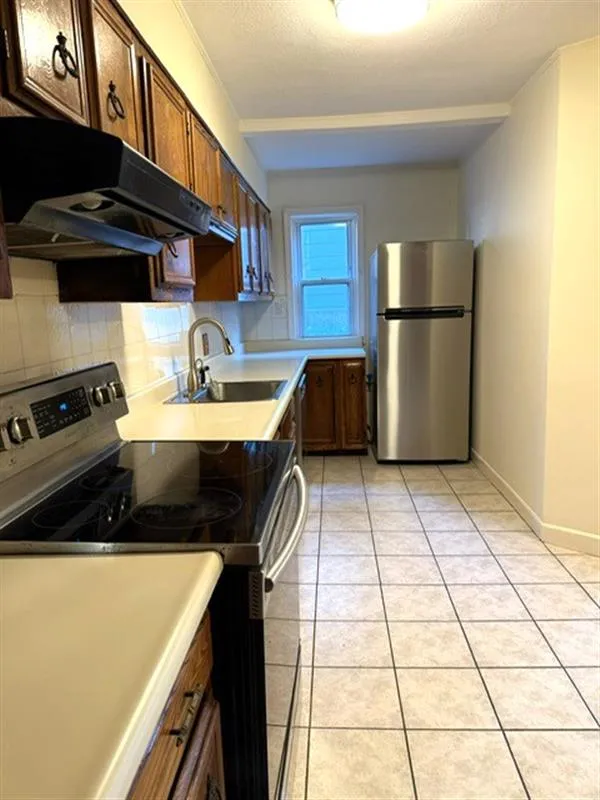 2 bed, 1 bath apartment for rent at 257 Powder House Boulevard Unit 1, West Somerville — photo 6 of 18