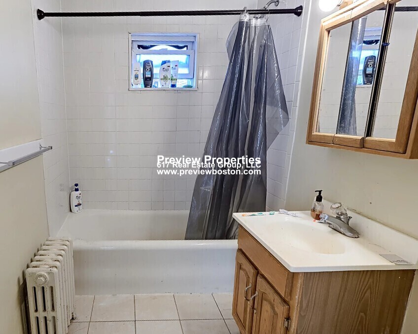 2 bed, 1 bath apartment for rent at 2572 Massachusetts Ave Unit 1P, North Cambridge — photo 2 of 4