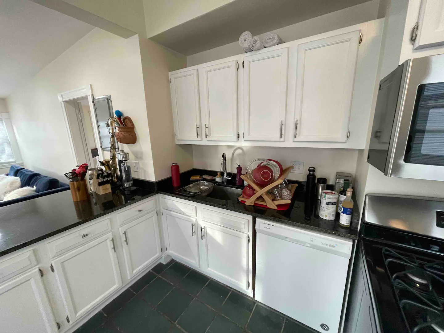 4.5 bed, 2 bath apartment for rent at 2572 Massachusetts Ave Unit 2, North Cambridge — photo 45 of 52