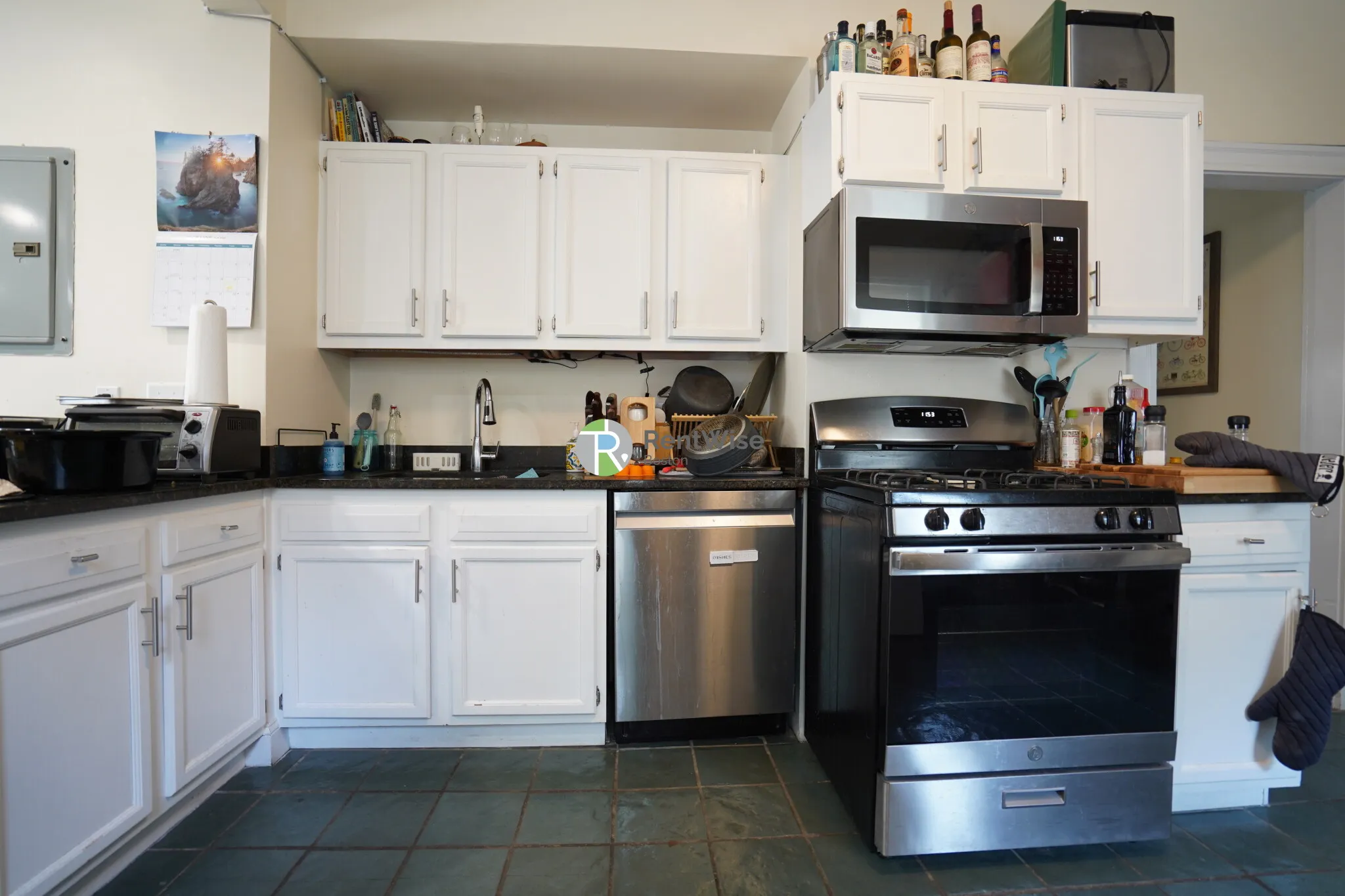 4.5 bed, 2 bath apartment for rent at 2572 Massachusetts Ave Unit 2, North Cambridge — photo 8 of 52