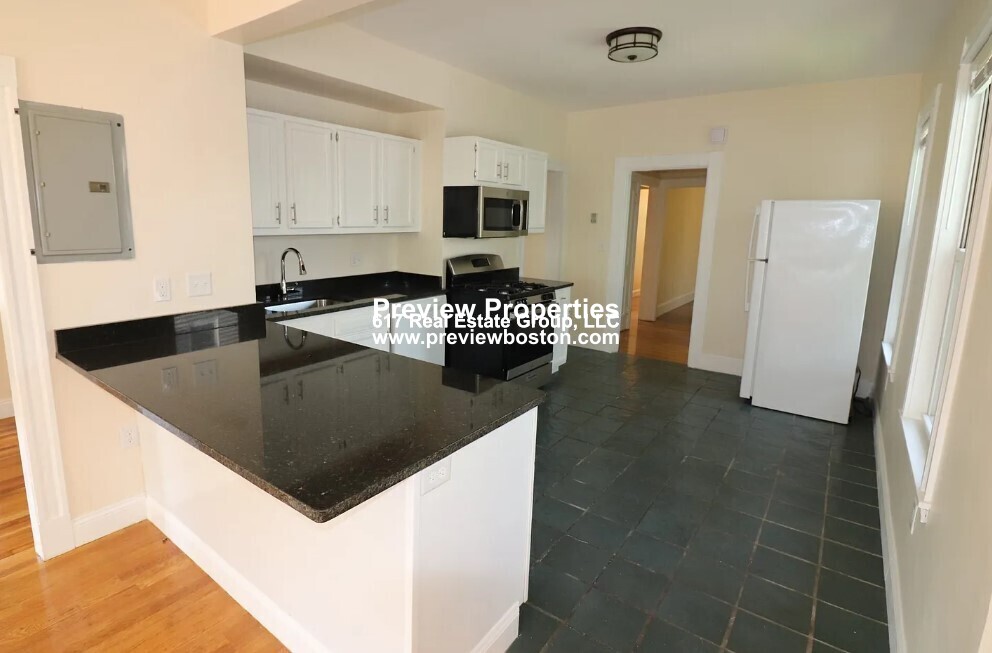 4 bed, 2 bath apartment for rent at 2572 Massachusetts Ave Unit 2P, North Cambridge