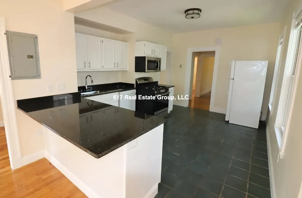 4.5 bed, 2 bath apartment for rent at 2574 Massachusetts Ave Unit 2, North Cambridge — photo 34 of 39