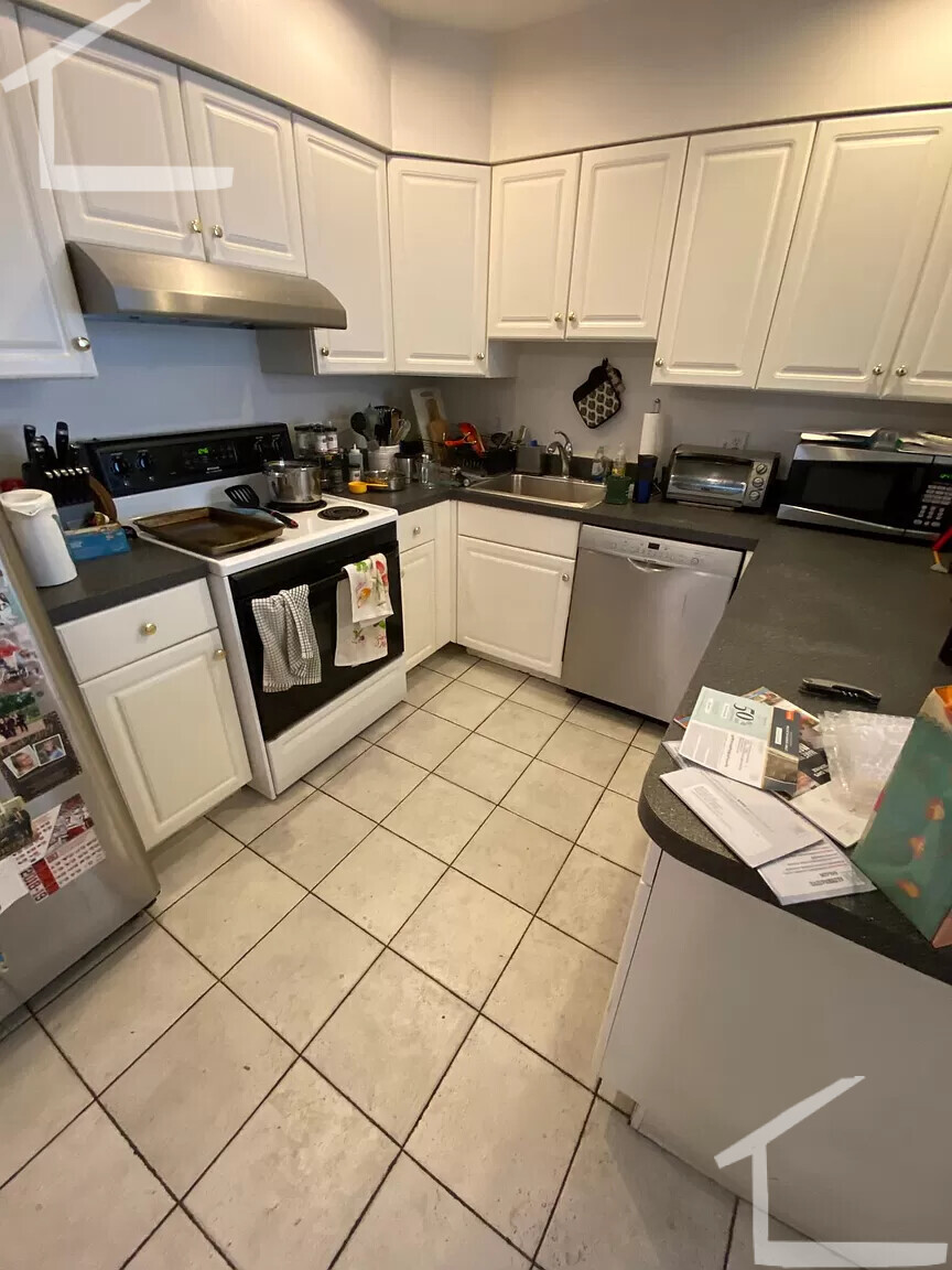 4 bed, 3 bath apartment for rent at 258 Allston St Unit B, Brighton