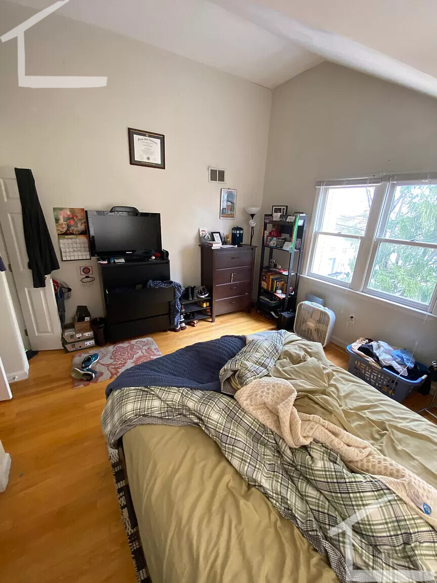 4 bed, 3 bath apartment for rent at 258 Allston St Unit B, Brighton — photo 22 of 35