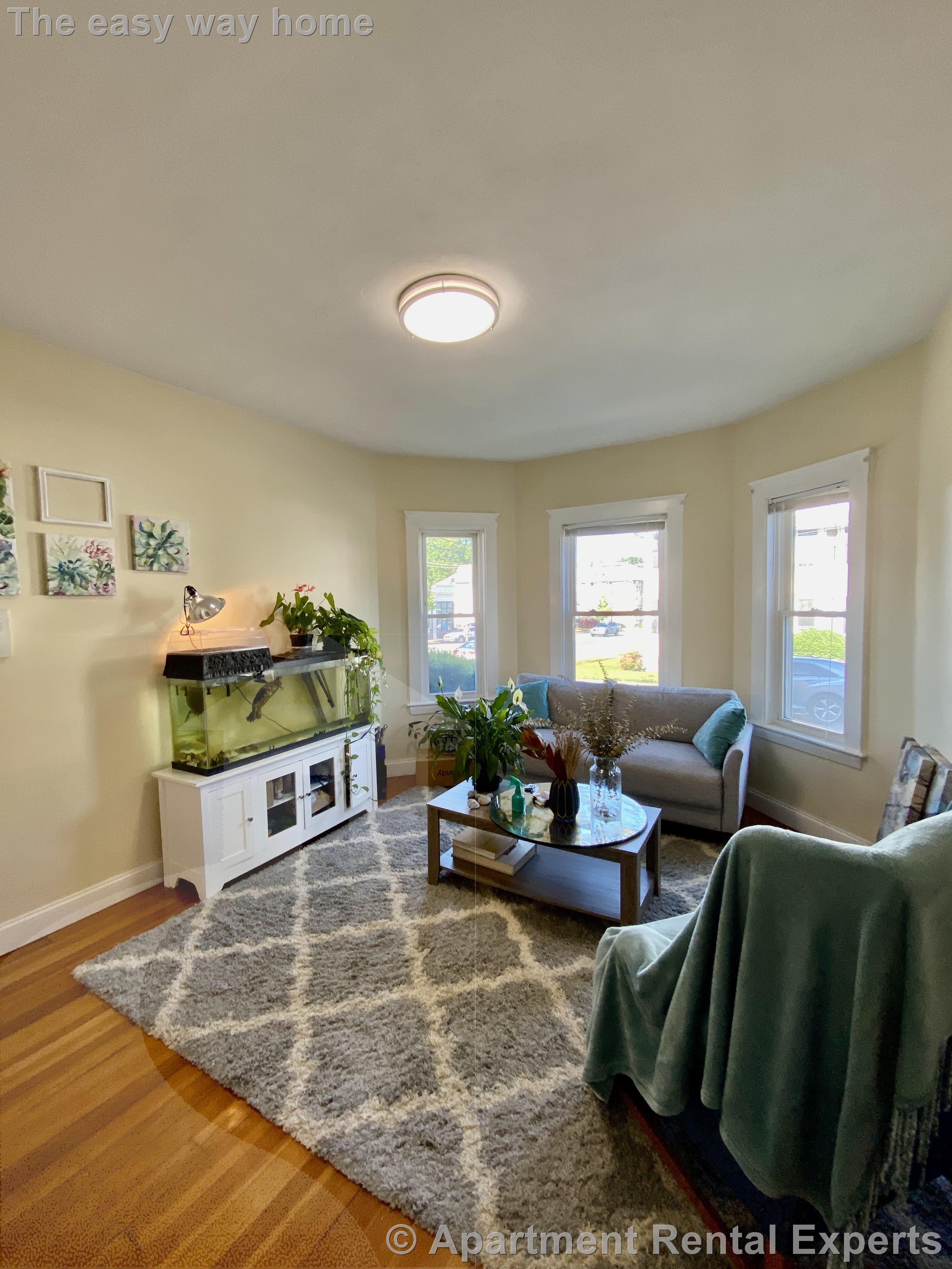 3 bed, 2 bath apartment for rent at 258 Belmont St Unit 1, Watertown Center — photo 3 of 10