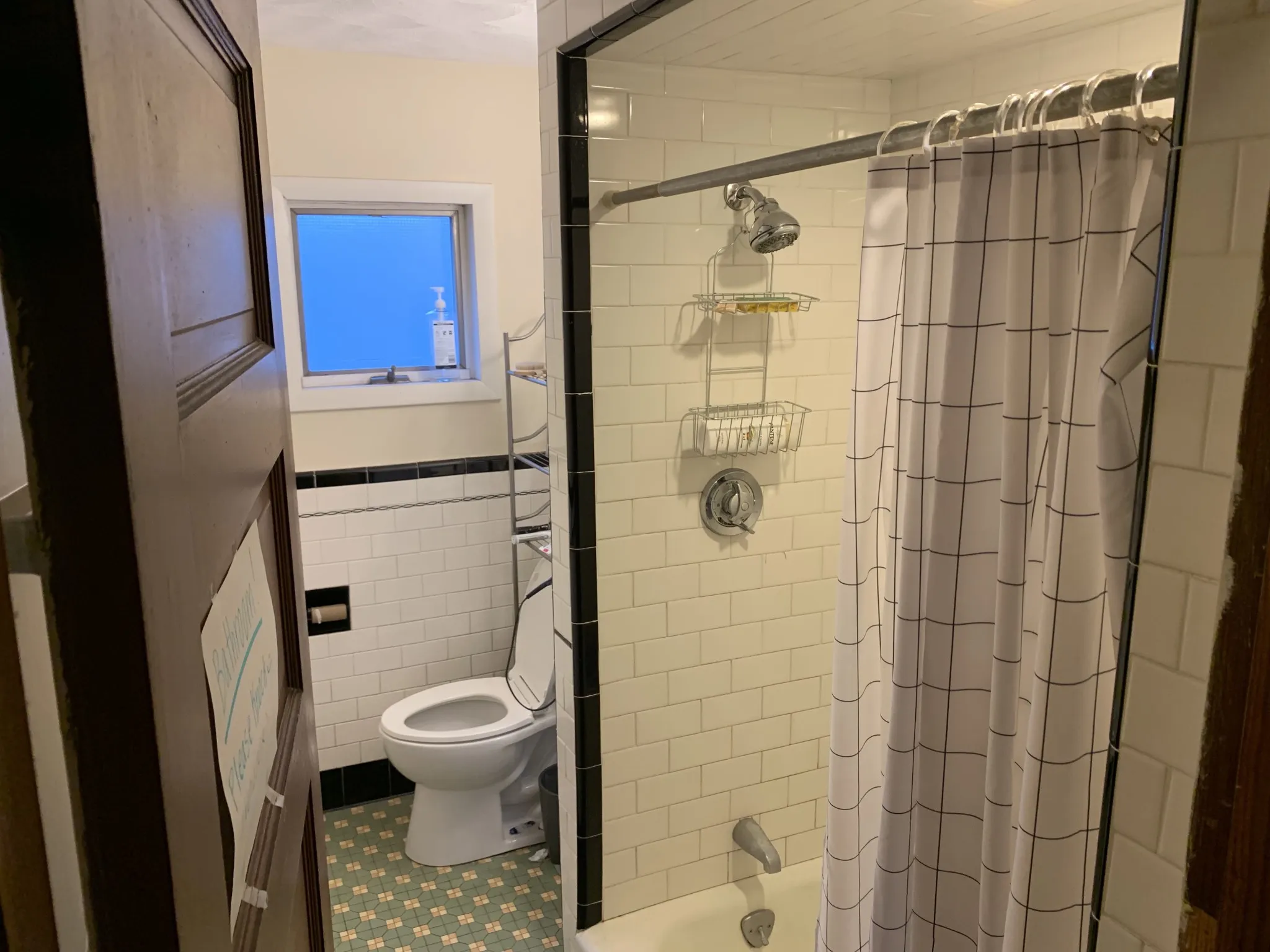 3 bed, 1 bath apartment for rent at 258 Boston Ave Unit 3, Medford — photo 3 of 18