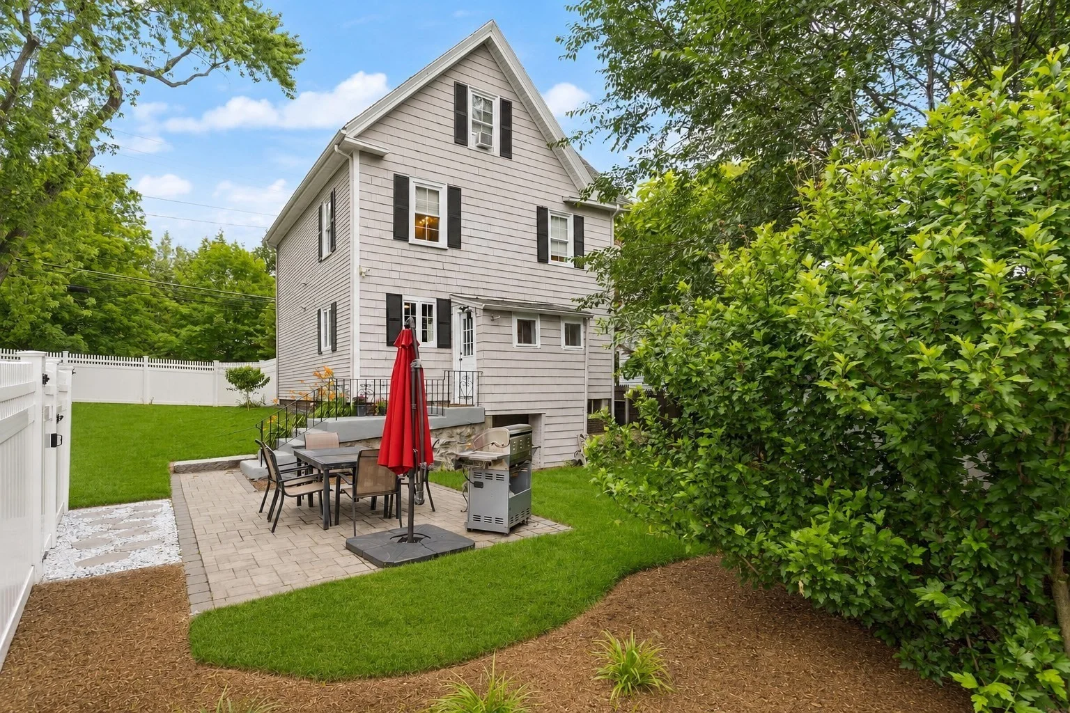 4 bed, 2 bath apartment for rent at 258 Cross St Unit 0, Winchester