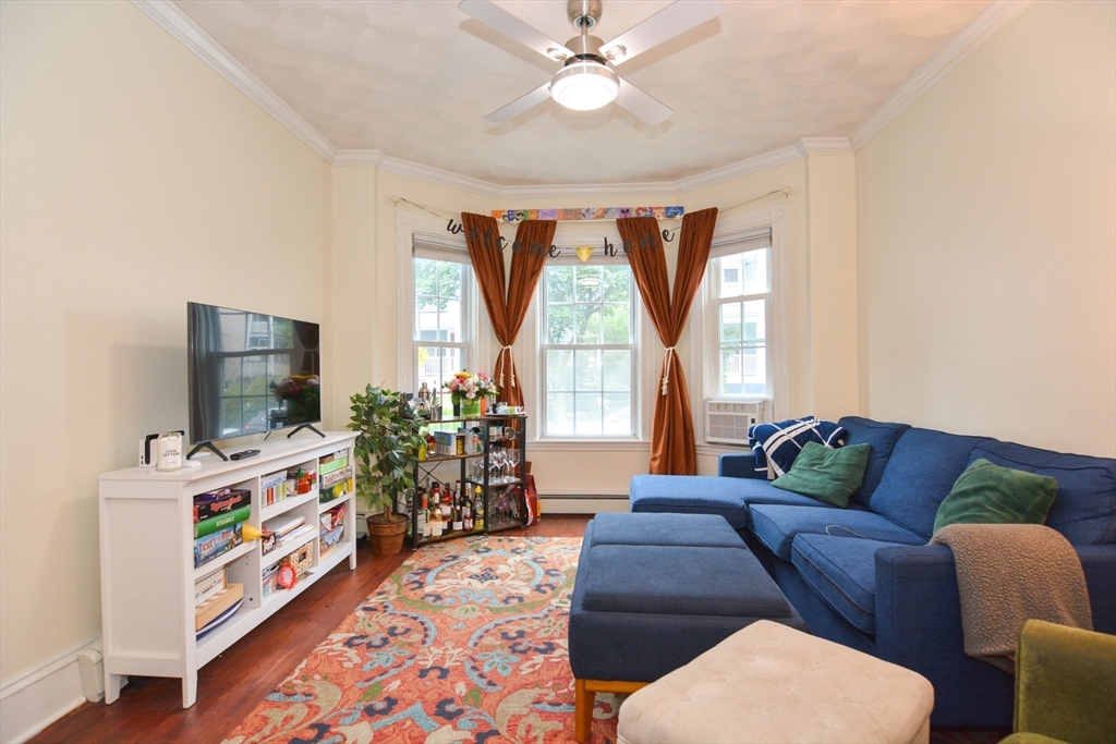 3 bed, 1 bath apartment for rent at 258 E Cottage St Unit 1, Dorchester — photo 2 of 12