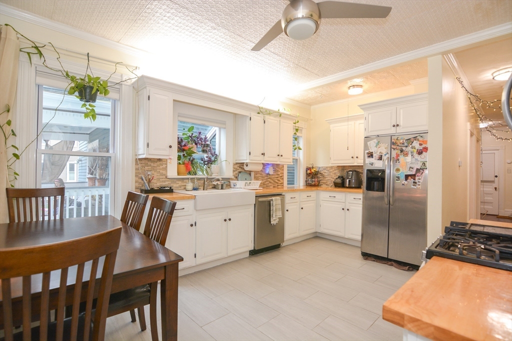 3 bed, 1 bath apartment for rent at 258 E Cottage St Unit 1, Dorchester — photo 5 of 12