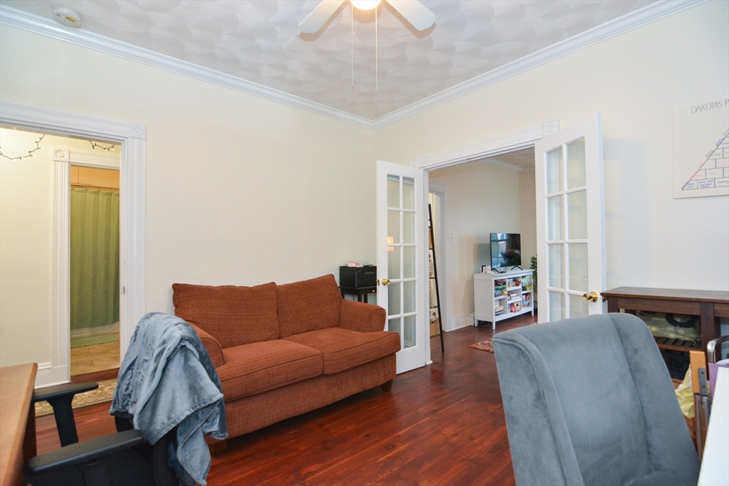 3 bed, 1 bath apartment for rent at 258 E Cottage St Unit 1, Dorchester — photo 9 of 12