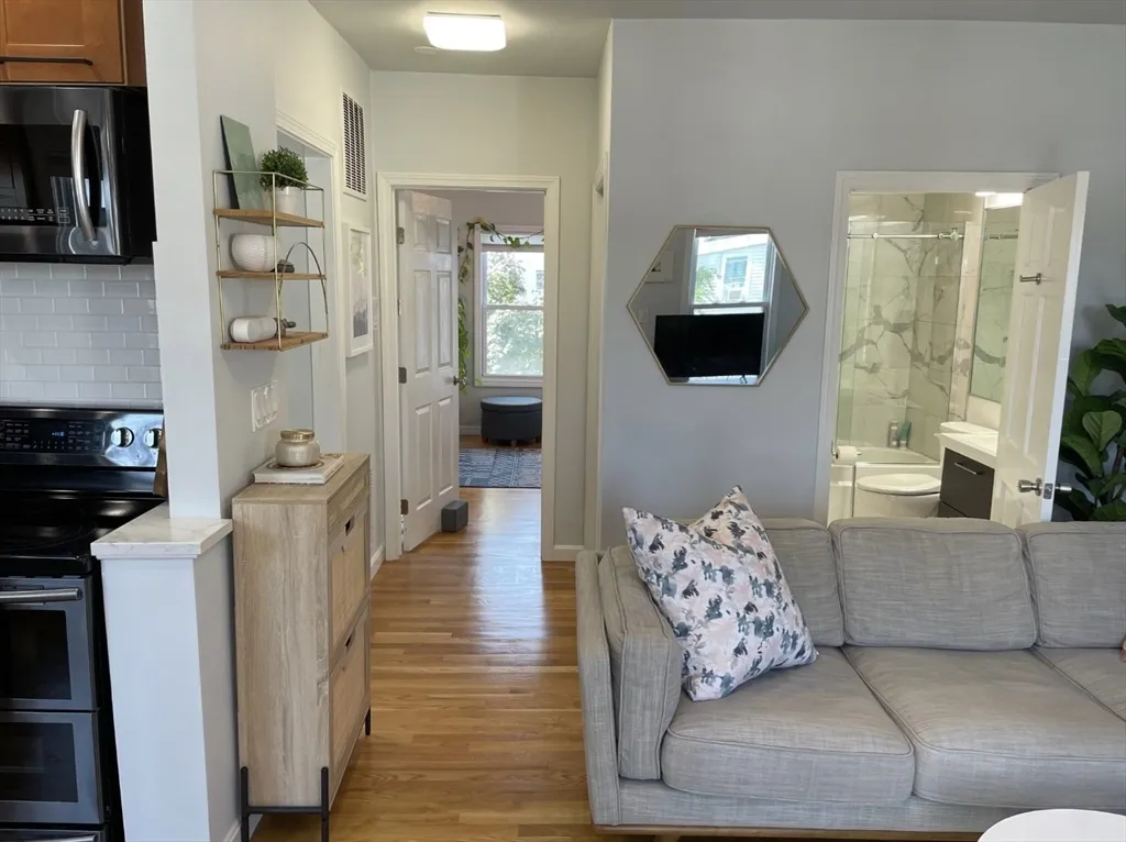 1 bed, 1 bath apartment for rent at 258 Everett St Unit 3, East Boston — photo 6 of 14