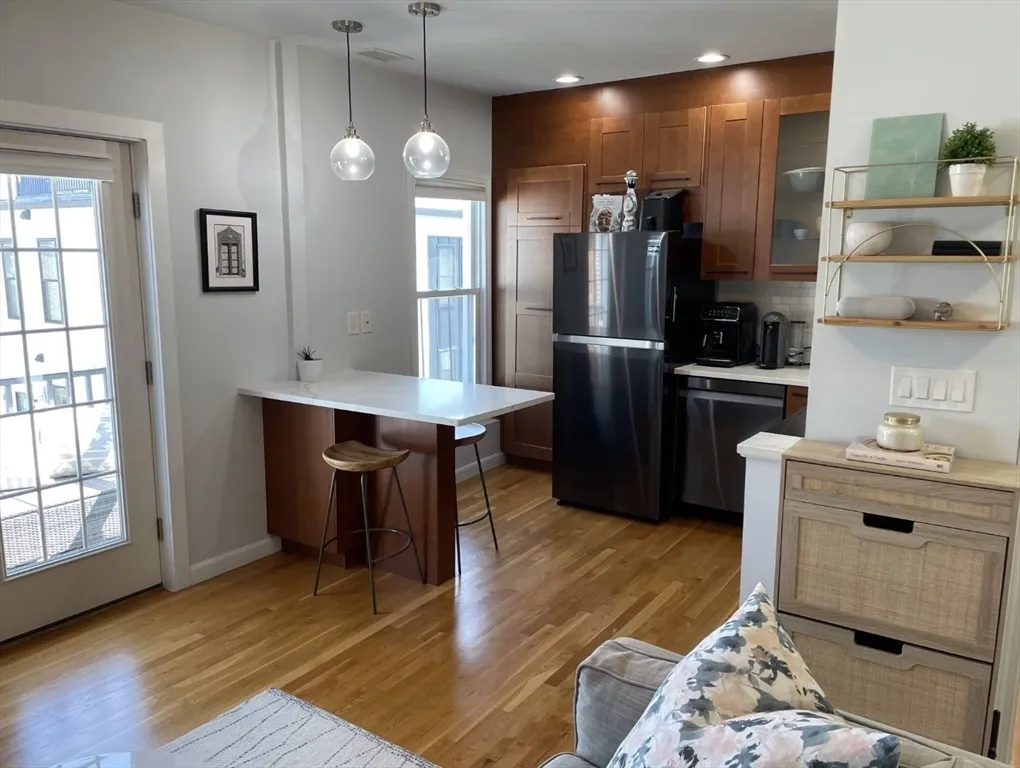 1 bed, 1 bath apartment for rent at 258 Everett St Unit 3, East Boston — photo 2 of 14