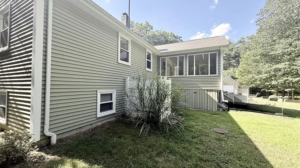 5 bed, 2 bath apartment for rent at 258 State St, Hanson — photo 19 of 21