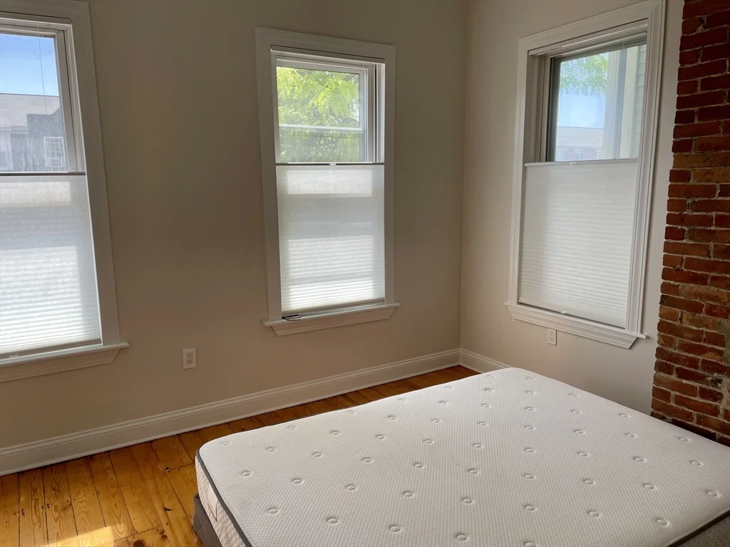 2 bed, 2 bath apartment for rent at 258 W Broadway Unit 4, South Boston — photo 10 of 18