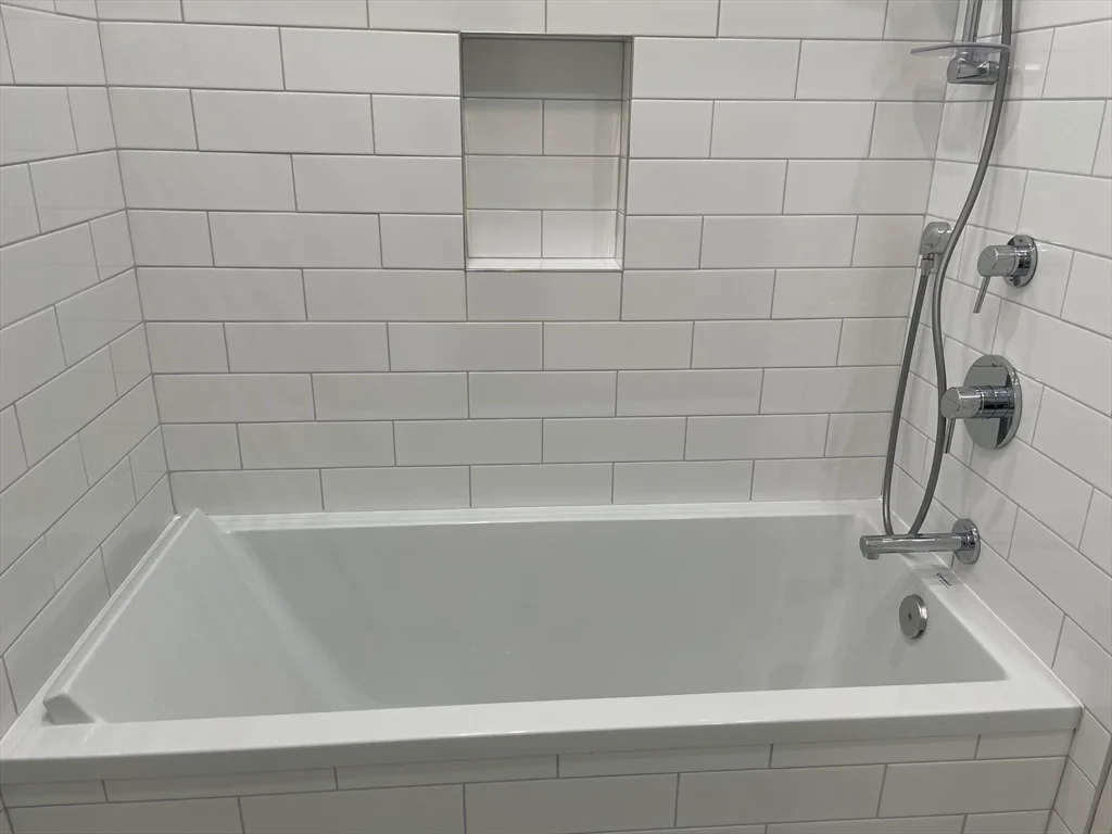 2 bed, 2 bath apartment for rent at 258 W Broadway Unit 4, South Boston — photo 15 of 18